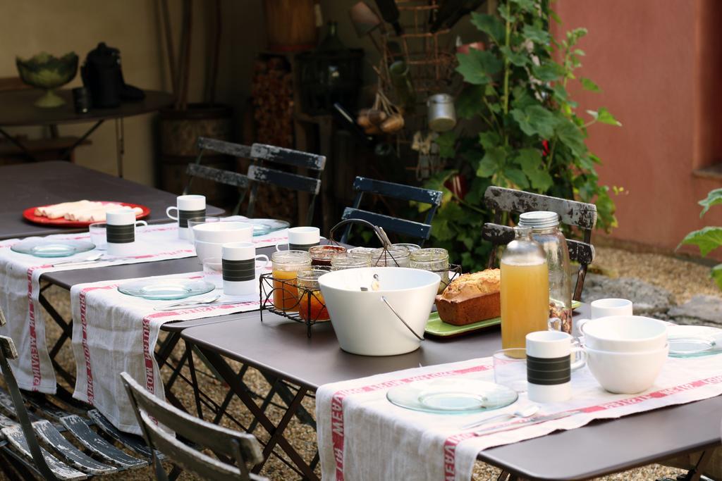 ベス・シュル・イソル Les Pierres Sauvages Bed & Breakfast エクステリア 写真