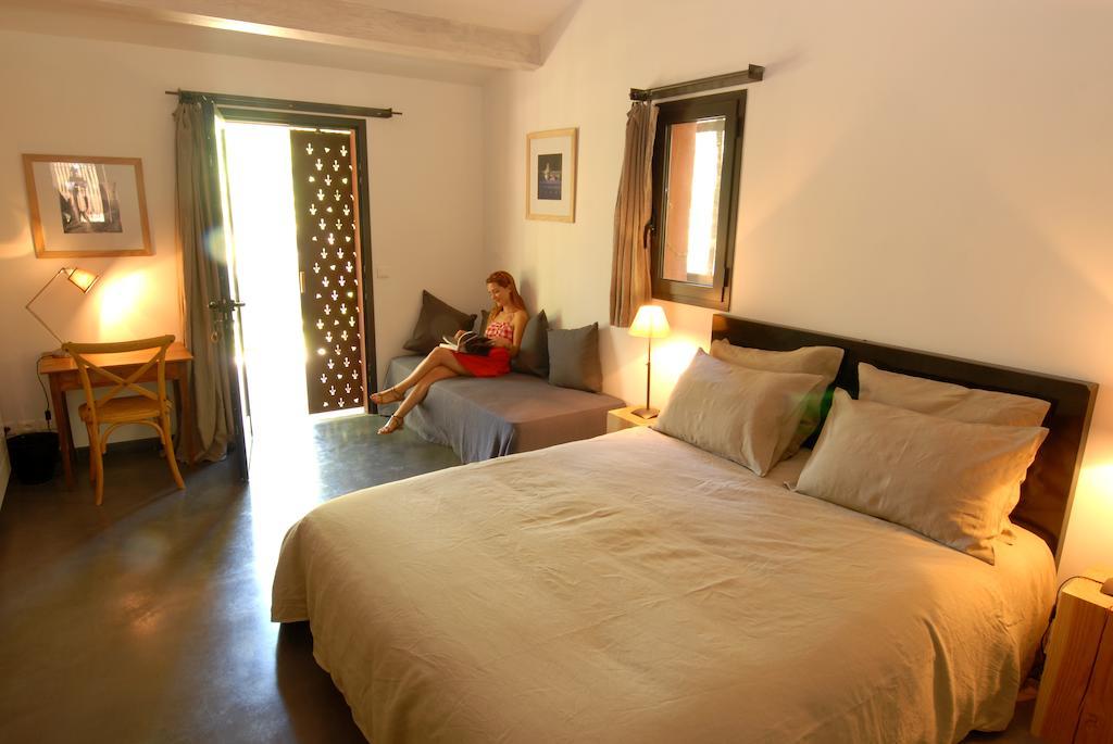 ベス・シュル・イソル Les Pierres Sauvages Bed & Breakfast 部屋 写真
