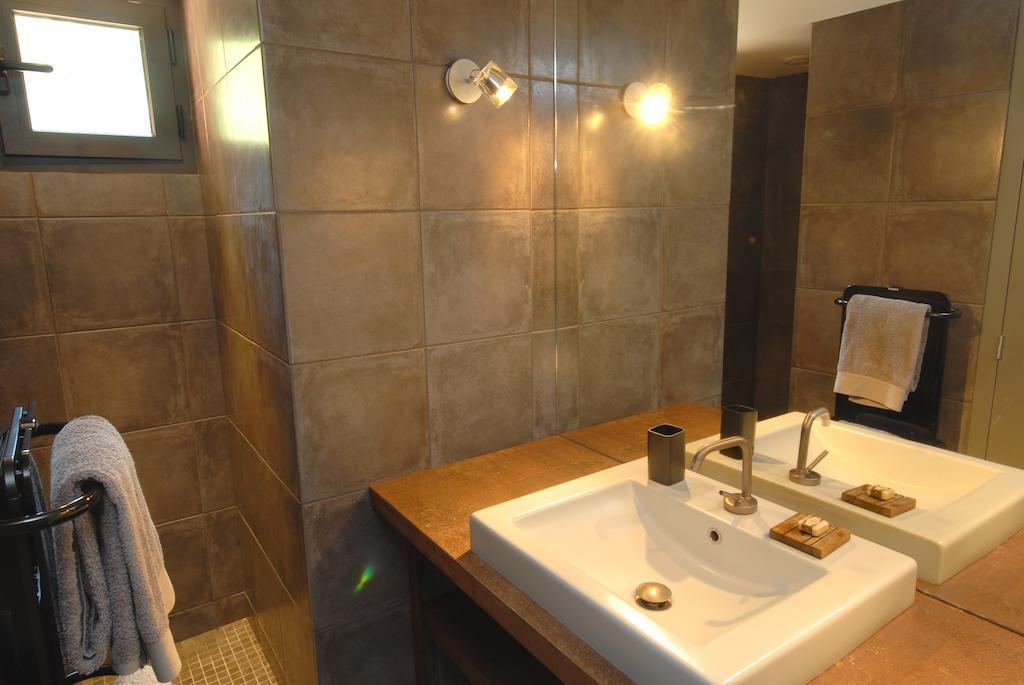 ベス・シュル・イソル Les Pierres Sauvages Bed & Breakfast 部屋 写真